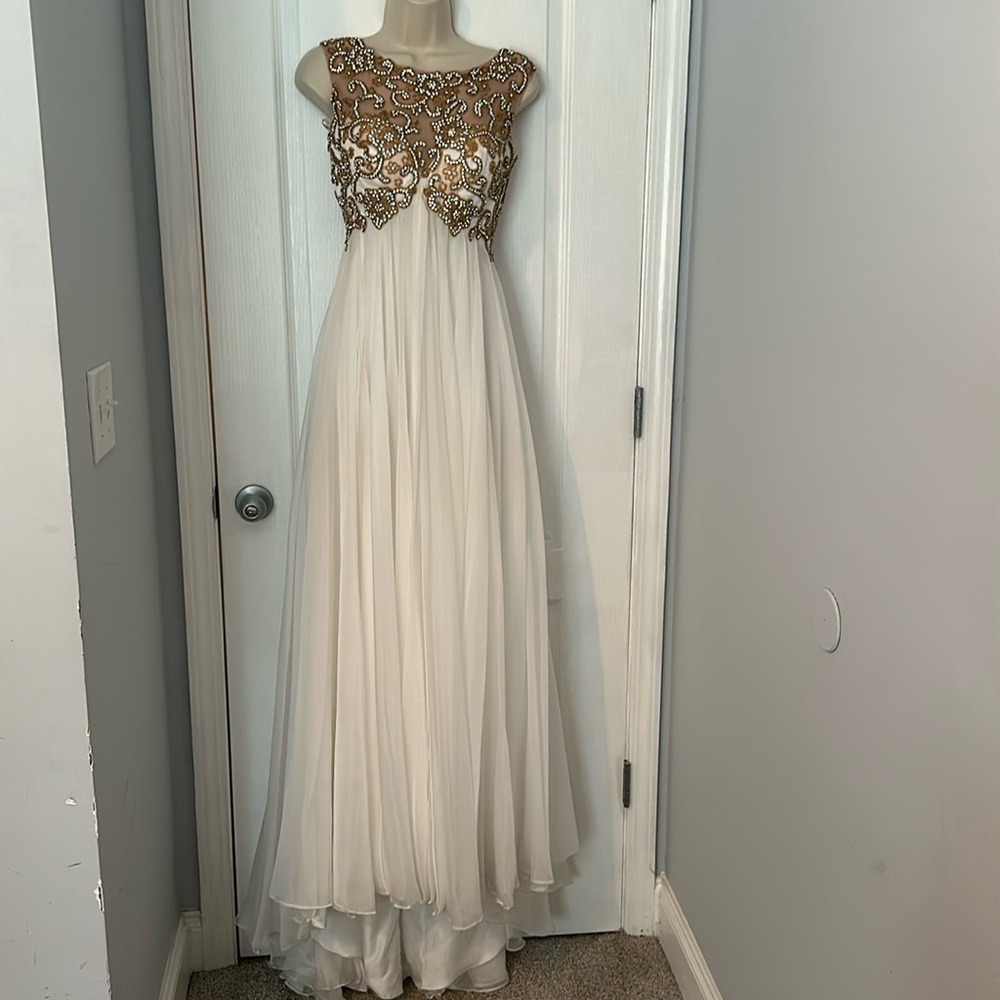 Sherri Hill Long white Prom Dress with Beaded Bodice Size 2